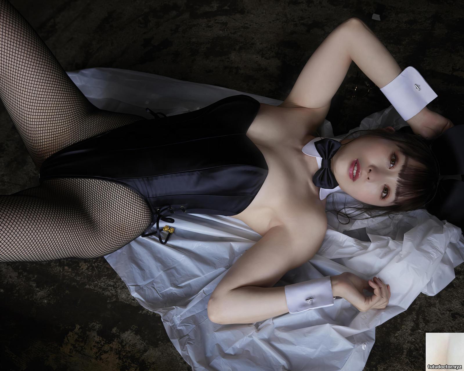 Bunny girls evil figure and black stockings temptation · photo 5 of 34