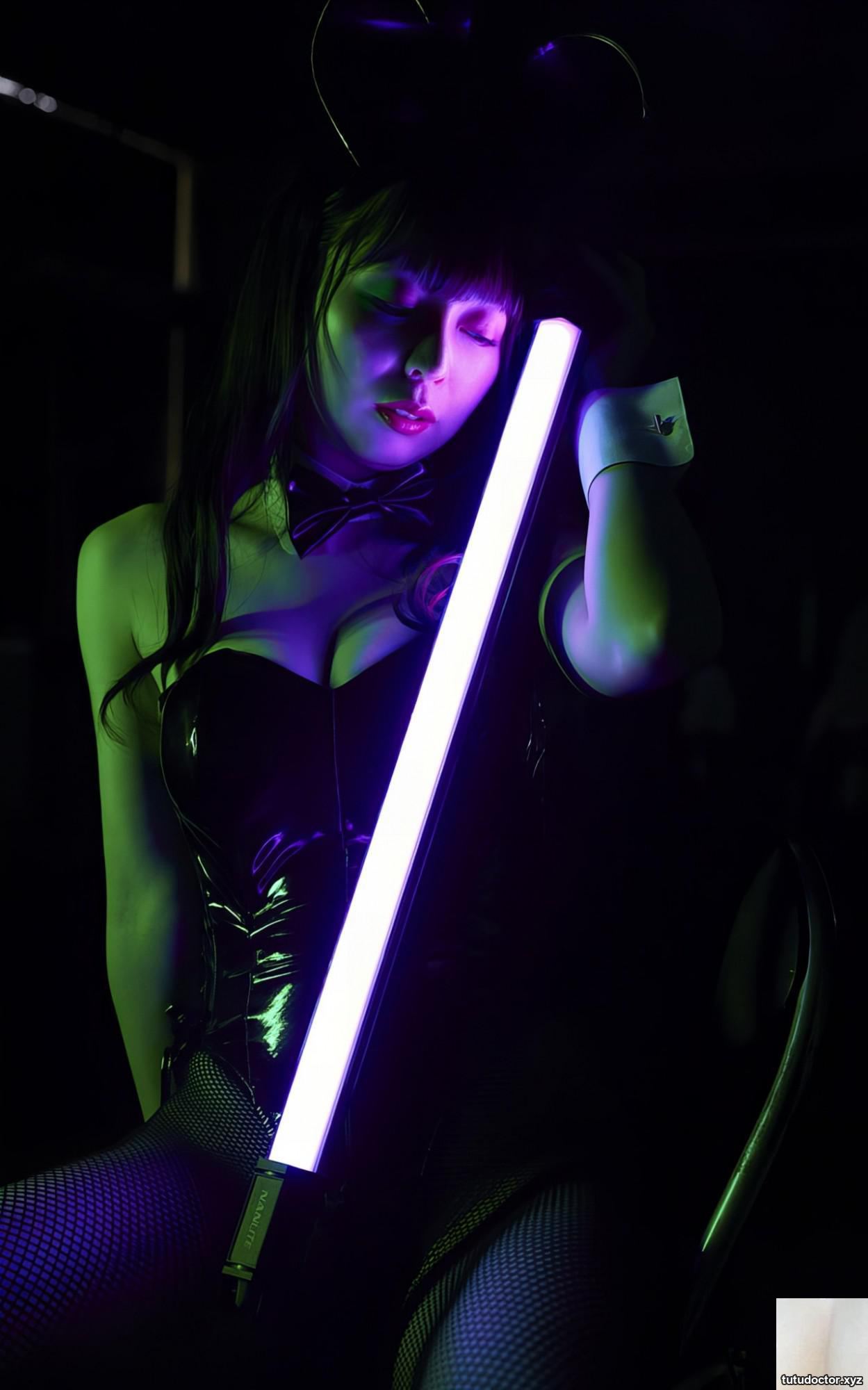 Bunny girls evil figure and black stockings temptation · photo 20 of 34