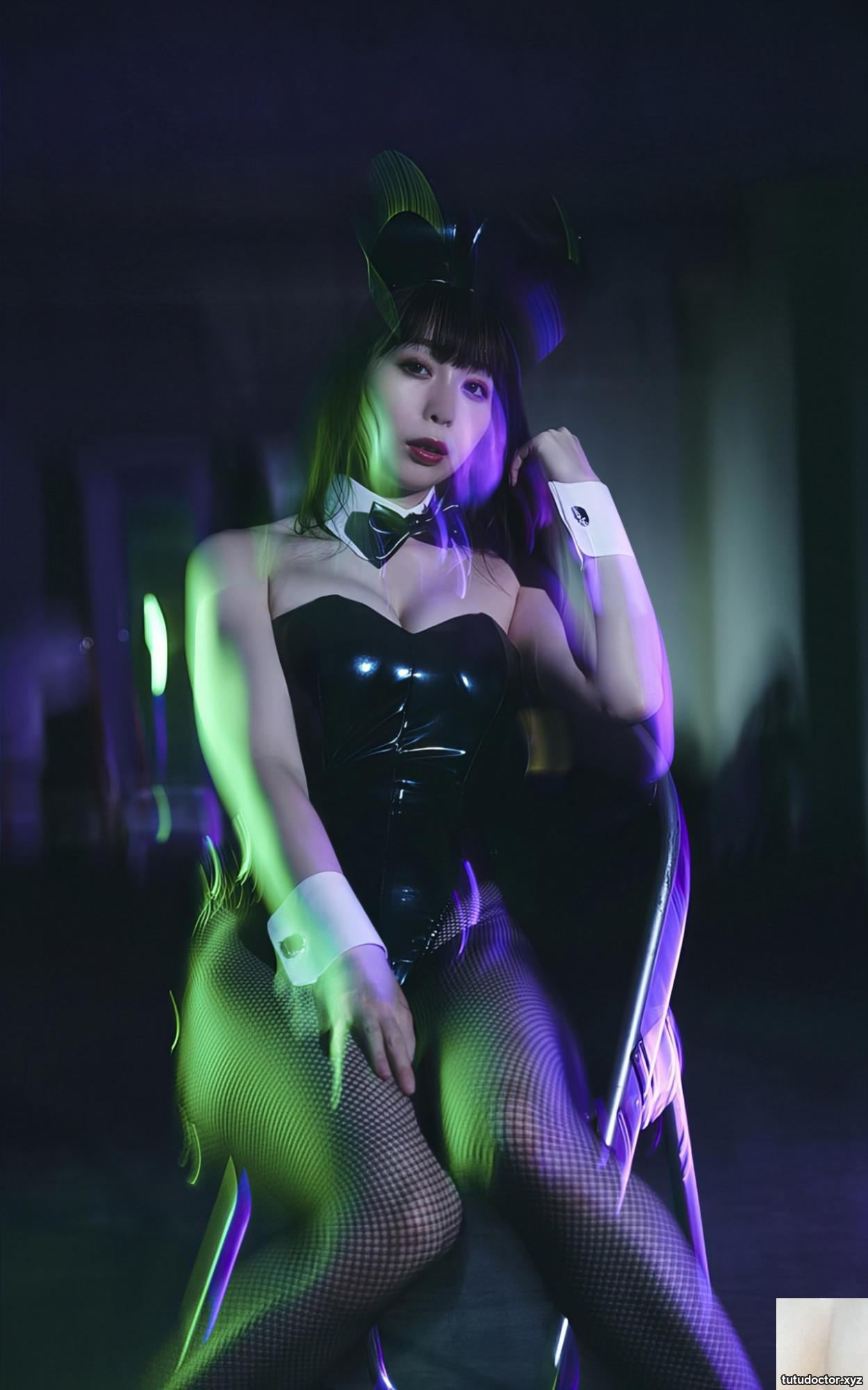 Bunny girls evil figure and black stockings temptation · photo 26 of 34