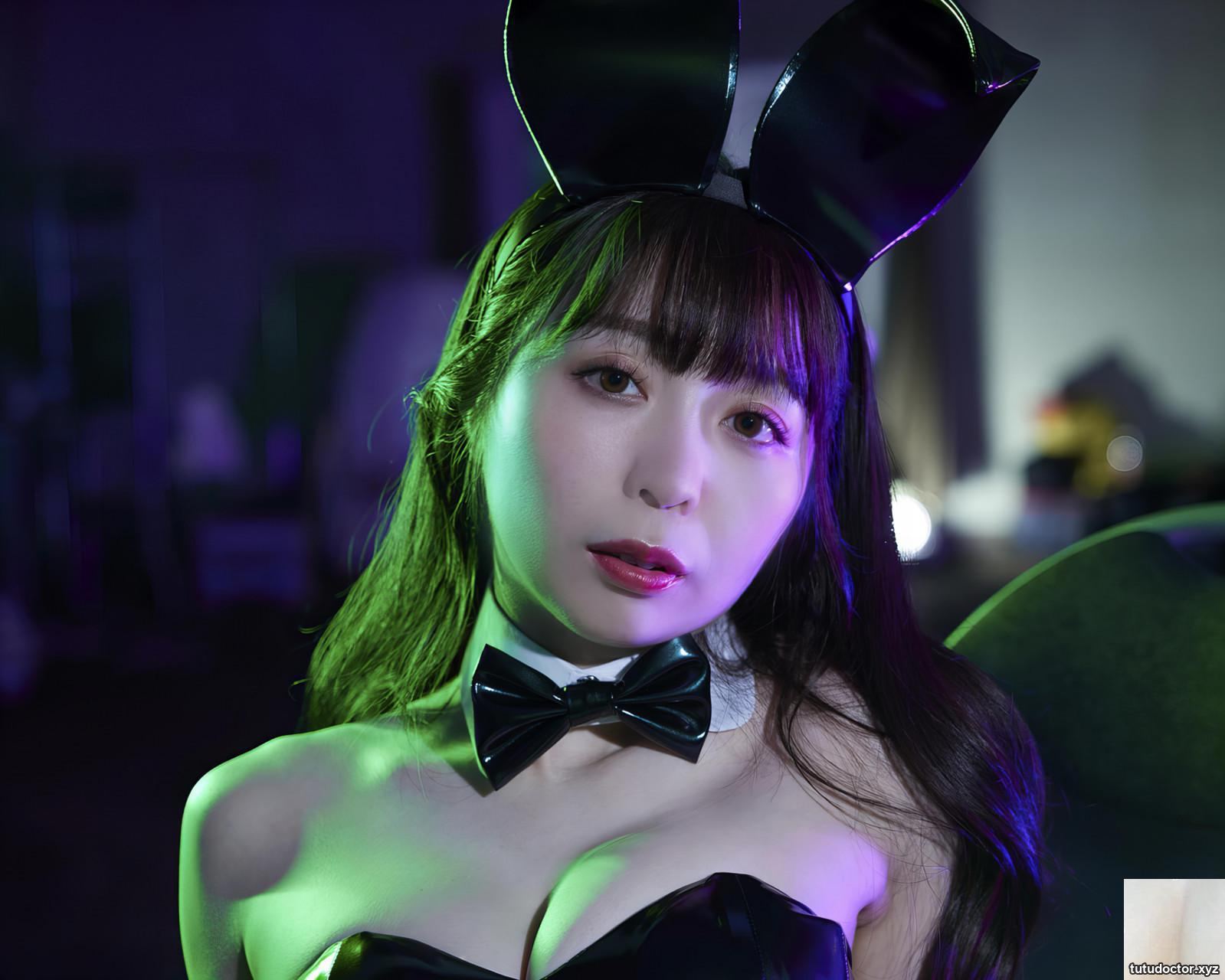 Bunny girls evil figure and black stockings temptation · photo 31 of 34