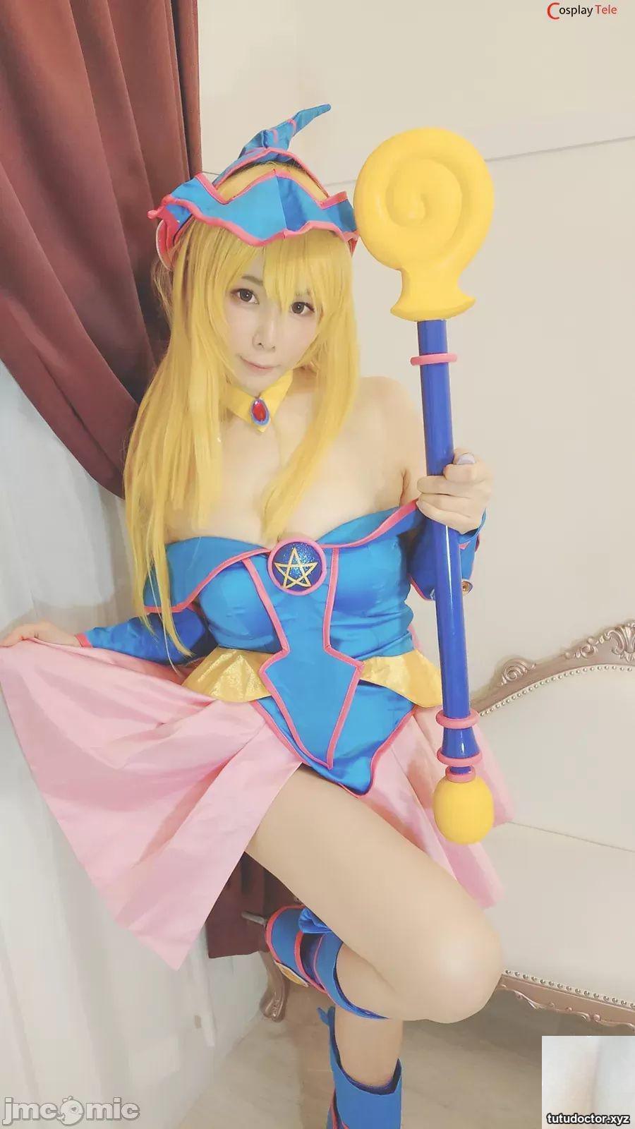 Okada Yui cosplay Dark Magician Girl – Yu-Gi-Oh · photo 66 of 115